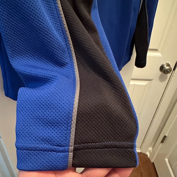Used Under Armour long sleeve top - Picture 3 of 7